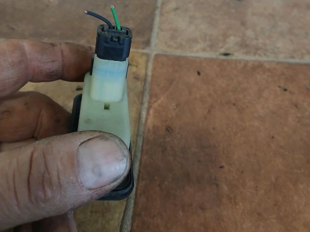 bontott RENAULT CLIO III Csomagtérajtó Kapcsoló