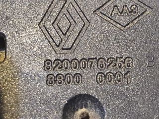 bontott RENAULT CLIO III Csomagtérajtó Kilincs