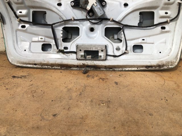 bontott RENAULT CLIO III Csomagtérajtó (Részeivel)