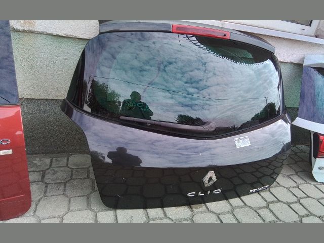 bontott RENAULT CLIO III Csomagtérajtó (Részeivel)