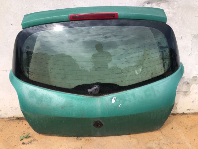 bontott RENAULT CLIO III Csomagtérajtó (Részeivel)