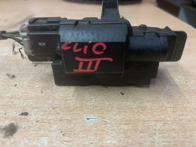 bontott RENAULT CLIO III Csomagtérajtó Zárszerkezet