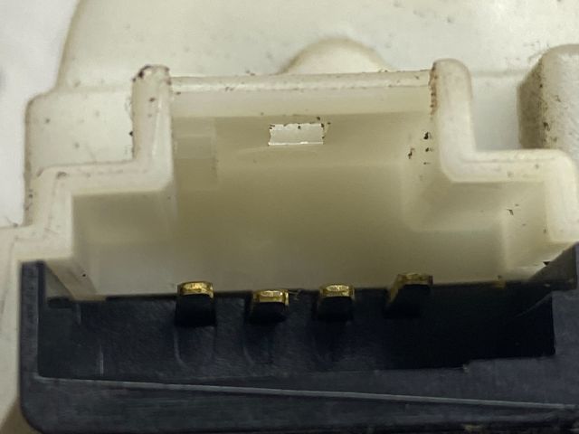 bontott RENAULT CLIO III Csomagtérajtó Zárszerkezet