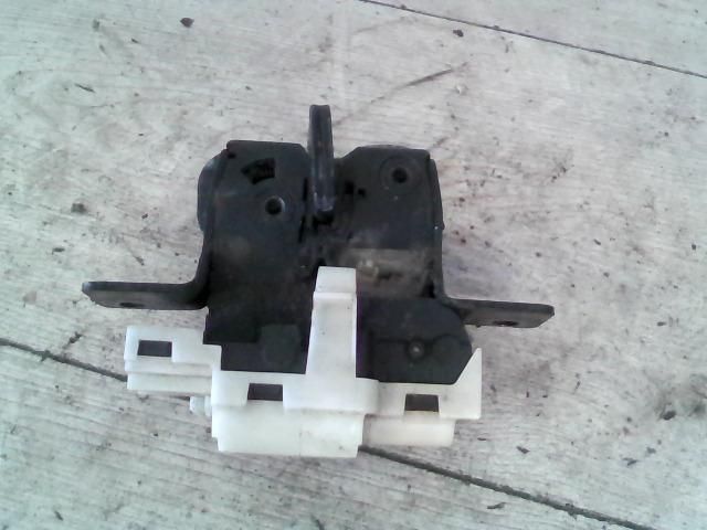 bontott RENAULT CLIO III Csomagtérajtó Zárszerkezet