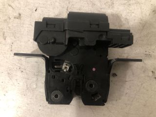 bontott RENAULT CLIO III Csomagtérajtó Zárszerkezet