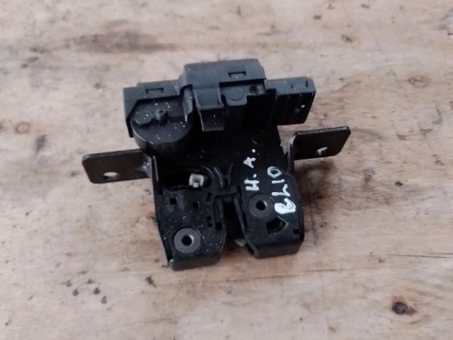 bontott RENAULT CLIO III Csomagtérajtó Zárszerkezet