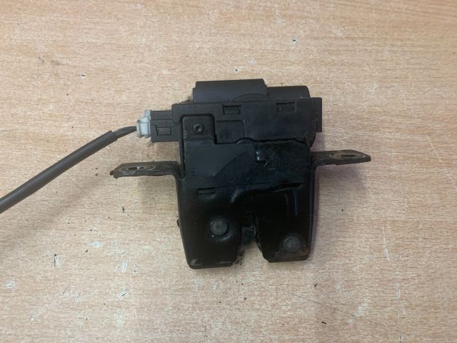 bontott RENAULT CLIO III Csomagtérajtó Zárszerkezet