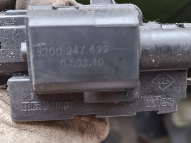 bontott RENAULT CLIO III Csomagtérajtó Zárszerkezet