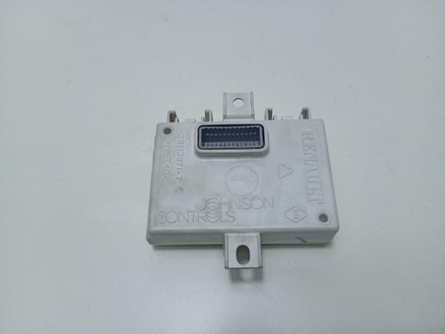 bontott RENAULT CLIO III Elektronika (Magában)