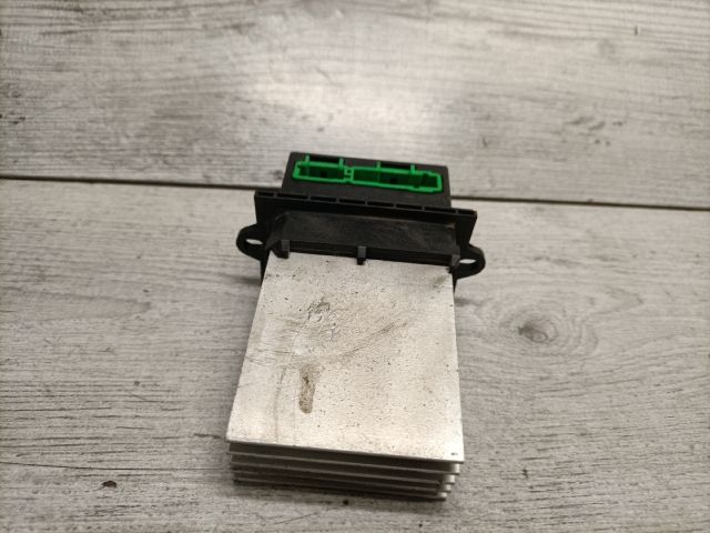 bontott RENAULT CLIO III Előtét Ellenállás Fűtőmotor