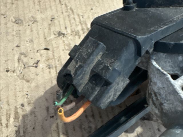 bontott RENAULT CLIO III Első Ablaktörlő Szerkezet Motorral