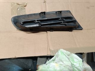 bontott RENAULT CLIO III Első Lökhárító Jobb Díszrács