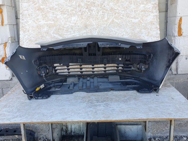 bontott RENAULT CLIO III Első Lökhárító (Részeivel)