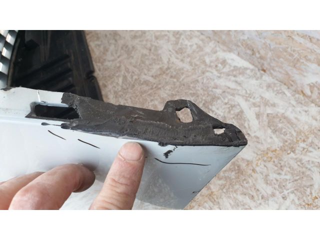 bontott RENAULT CLIO III Első Lökhárító (Részeivel)