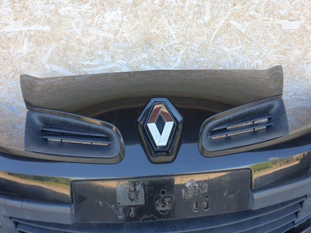 bontott RENAULT CLIO III Első Lökhárító (Részeivel)