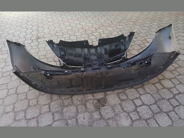 bontott RENAULT CLIO III Első Lökhárító (Részeivel)