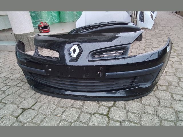 bontott RENAULT CLIO III Első Lökhárító (Részeivel)