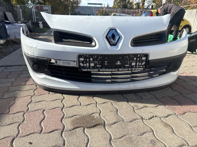 bontott RENAULT CLIO III Első Lökhárító (Részeivel)