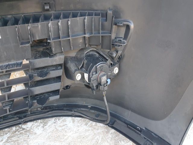 bontott RENAULT CLIO III Első Lökhárító (Részeivel)