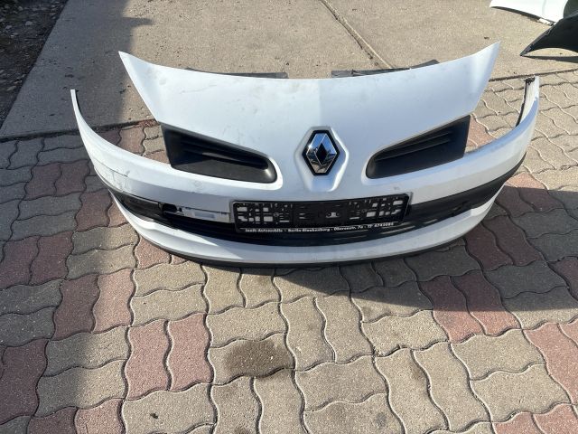 bontott RENAULT CLIO III Első Lökhárító (Részeivel)