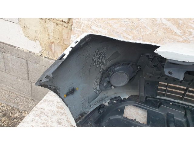 bontott RENAULT CLIO III Első Lökhárító (Részeivel)