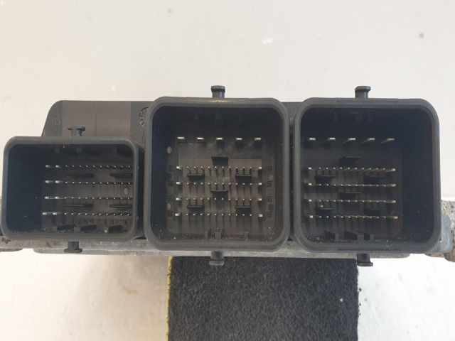 bontott RENAULT CLIO III Első Lökhárító (Részeivel)