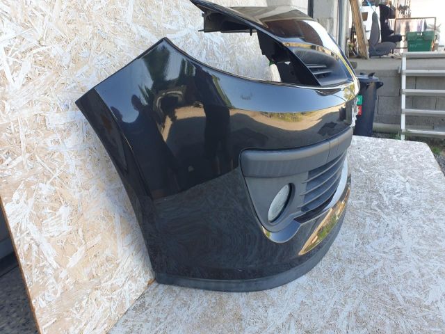 bontott RENAULT CLIO III Első Lökhárító (Részeivel)