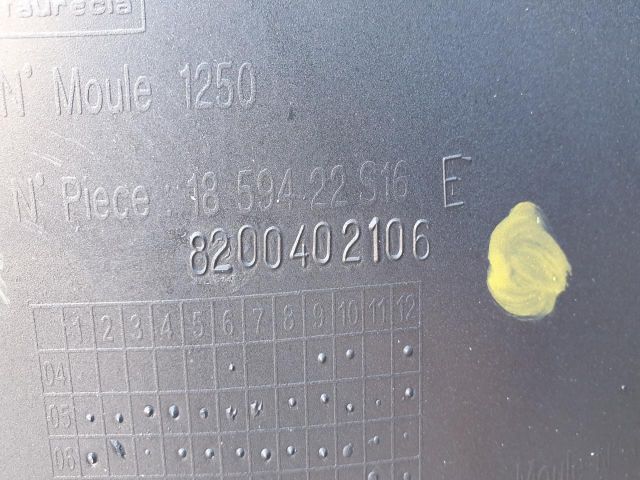 bontott RENAULT CLIO III Első Lökhárító (Részeivel)