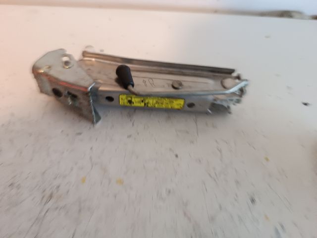 bontott RENAULT CLIO III Emelő