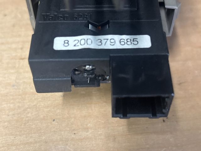 bontott RENAULT CLIO III Fényszórómagasság Állító Kapcsoló