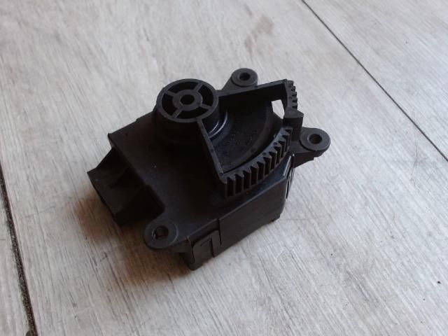 bontott RENAULT CLIO III Fűtés Állító Motor