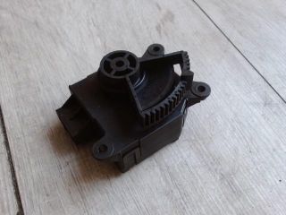 bontott RENAULT CLIO III Fűtés Állító Motor