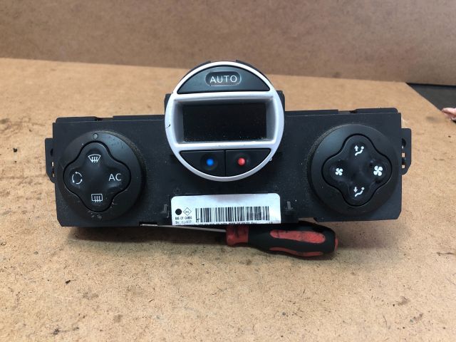 bontott RENAULT CLIO III Fűtéskapcsoló (digit klímás)