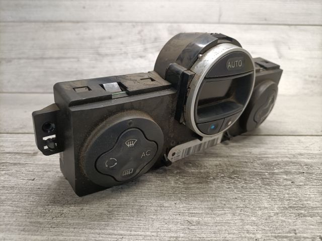 bontott RENAULT CLIO III Fűtéskapcsoló (digit klímás)