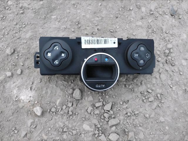 bontott RENAULT CLIO III Fűtéskapcsoló (digit klímás)