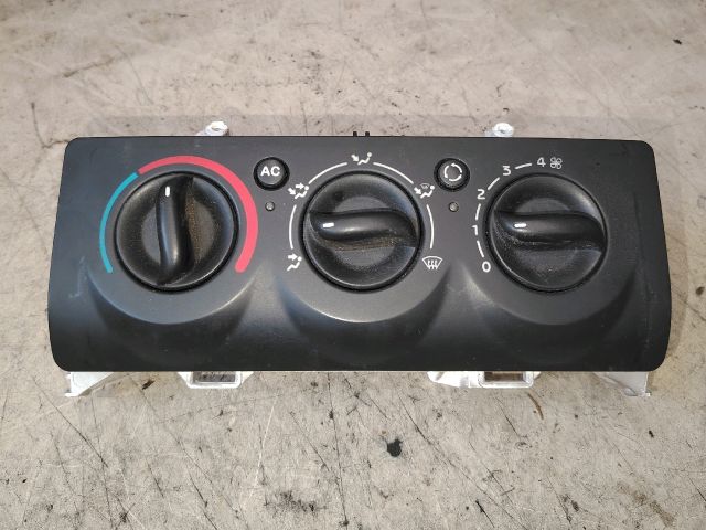 bontott RENAULT CLIO III Fűtéskapcsoló (manuális klímás)