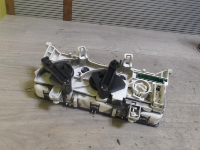 bontott RENAULT CLIO III Fűtéskapcsoló