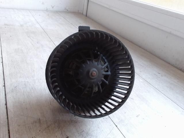 bontott RENAULT CLIO III Fűtőmotor (Nem klímás)