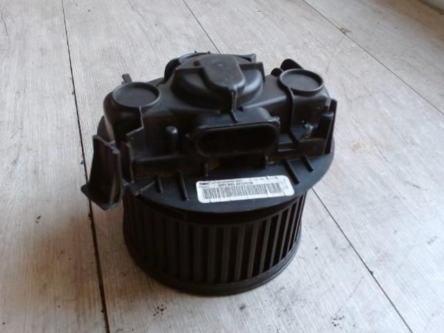 bontott RENAULT CLIO III Fűtőmotor (Nem klímás)