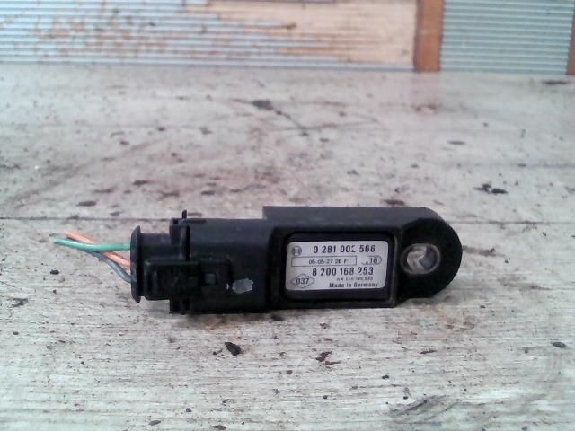 bontott RENAULT CLIO III GPS Antenna