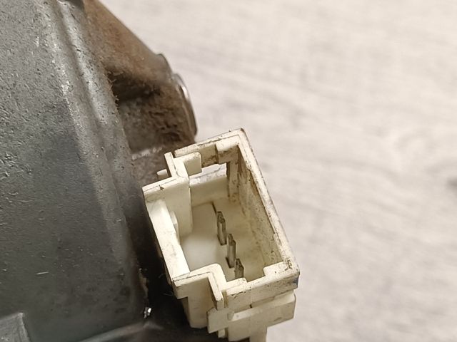 bontott RENAULT CLIO III Hátsó Ablaktörlő Motor