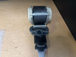 bontott RENAULT CLIO III Hátsó középső Biztonsági Öv