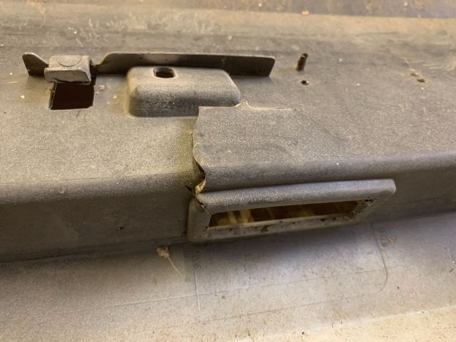 bontott RENAULT CLIO III Hátsó Lökhárító (Üresen)