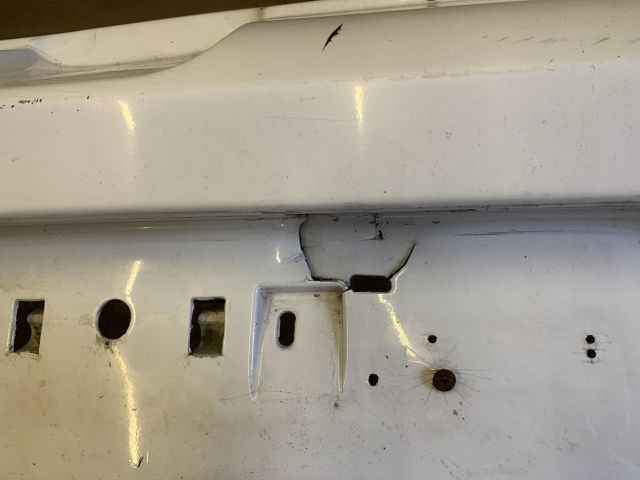 bontott RENAULT CLIO III Hátsó Lökhárító (Üresen)