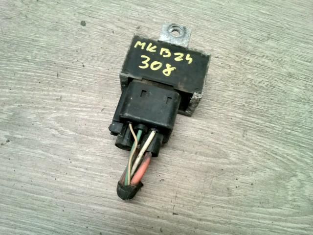 bontott RENAULT CLIO III Izzító Relé