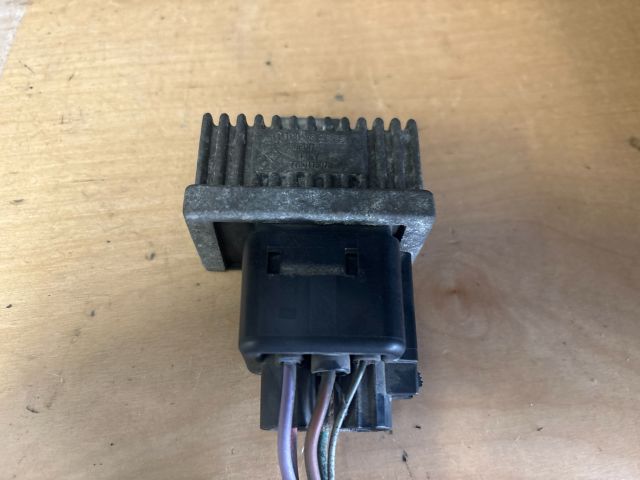 bontott RENAULT CLIO III Izzító Relé