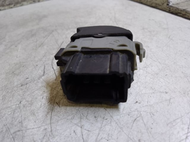 bontott RENAULT CLIO III Jobb első Ablakemelő Kapcsoló