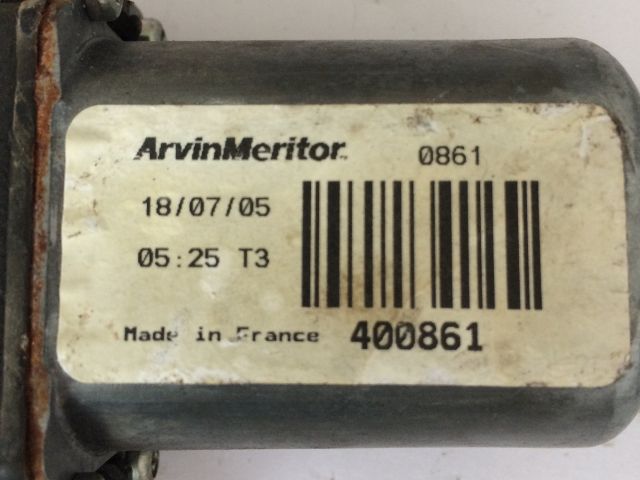 bontott RENAULT CLIO III Jobb első Ablakemelő Motor