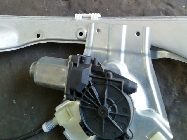 bontott RENAULT CLIO III Jobb első Ablakemelő Motor