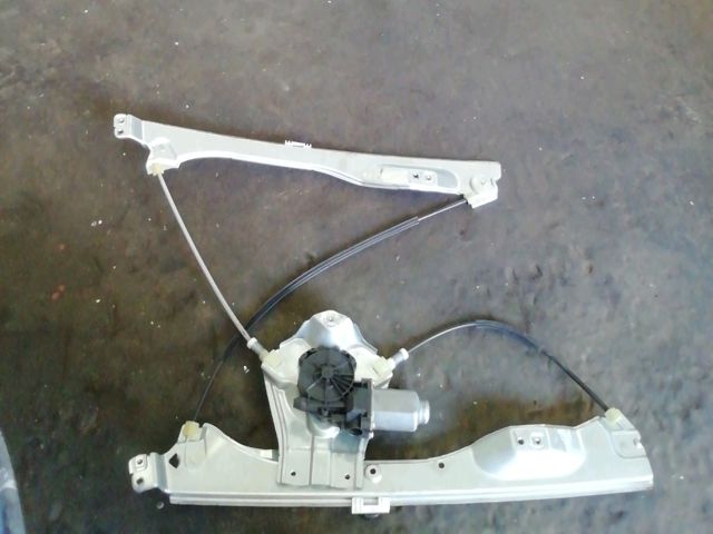 bontott RENAULT CLIO III Jobb első Ablakemelő Motor